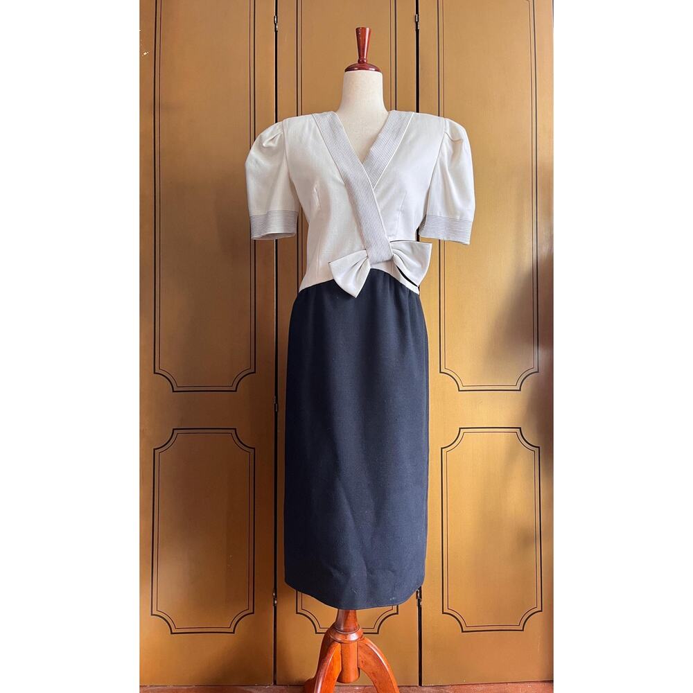 Vintage short-sleeves dress in navy and blue, size M